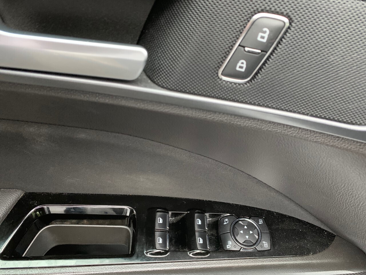 Hvid Ford Mondeo fra 2019