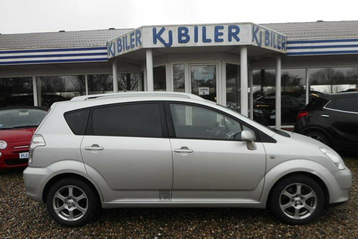Beige Toyota Corolla Sportsvan fra 2006