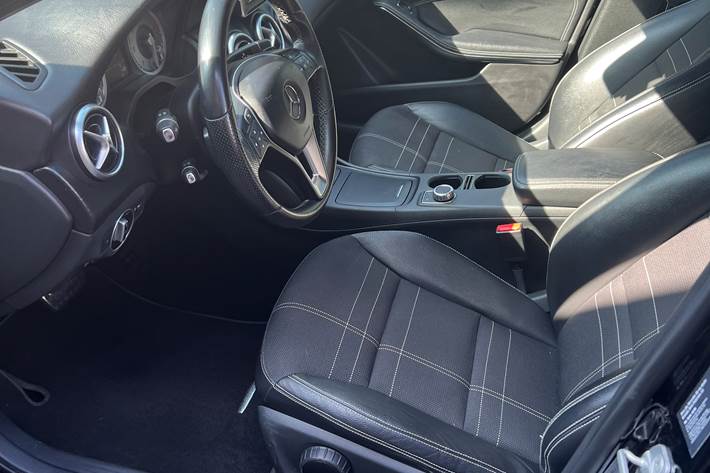 Sort Mercedes A180 d fra 2013
