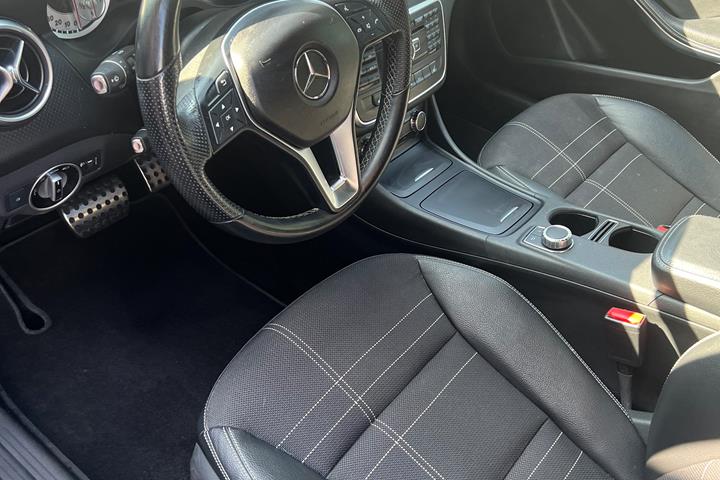 Sort Mercedes A180 d fra 2013