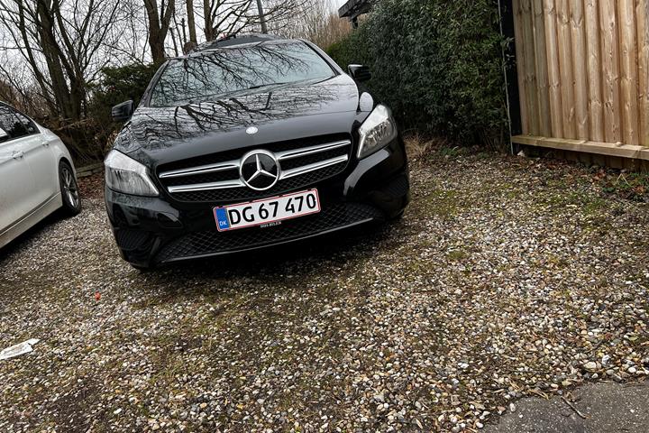 Sort Mercedes A180 d fra 2013