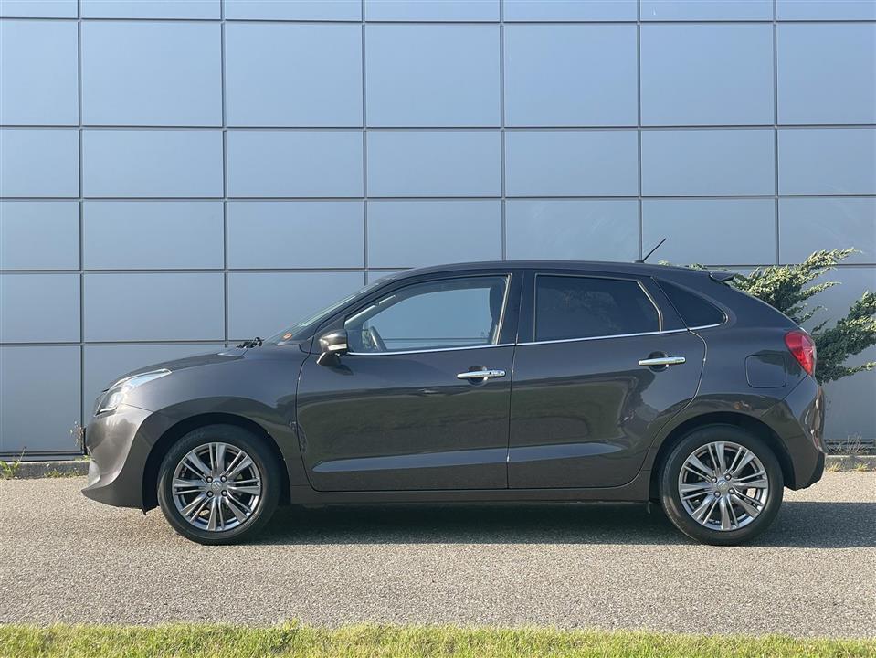 Grå Suzuki Baleno fra 2017