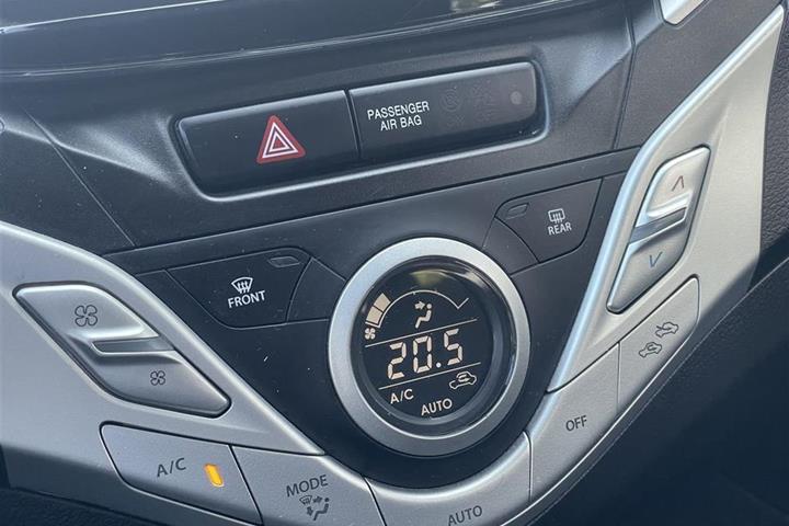Grå Suzuki Baleno fra 2017
