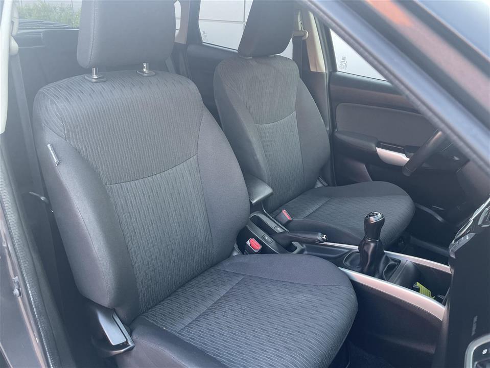 Grå Suzuki Baleno fra 2017