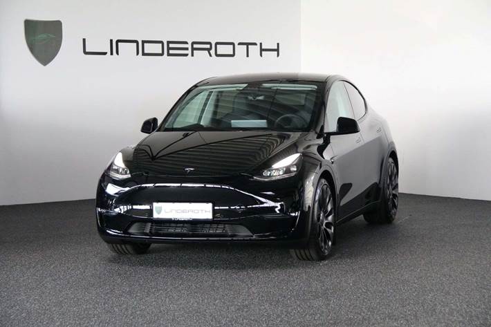 Sort Tesla Model Y fra 2022