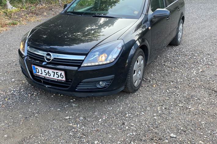 Sort Opel Astra fra 2005