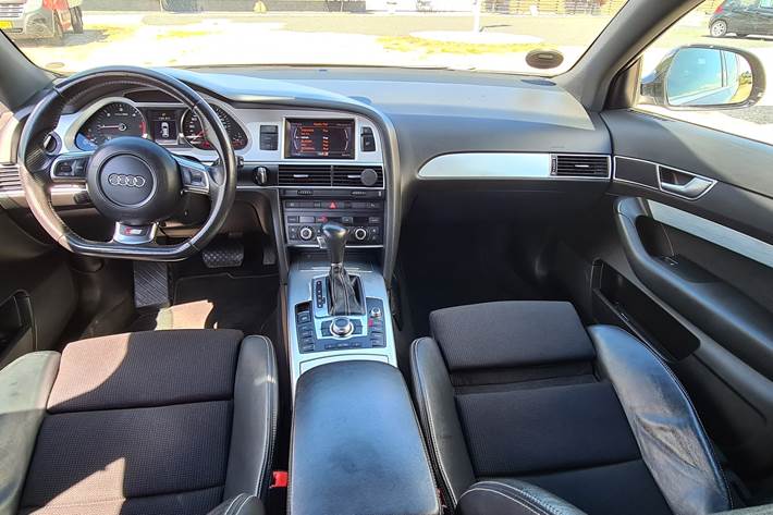 Sort Audi A6 fra 2010