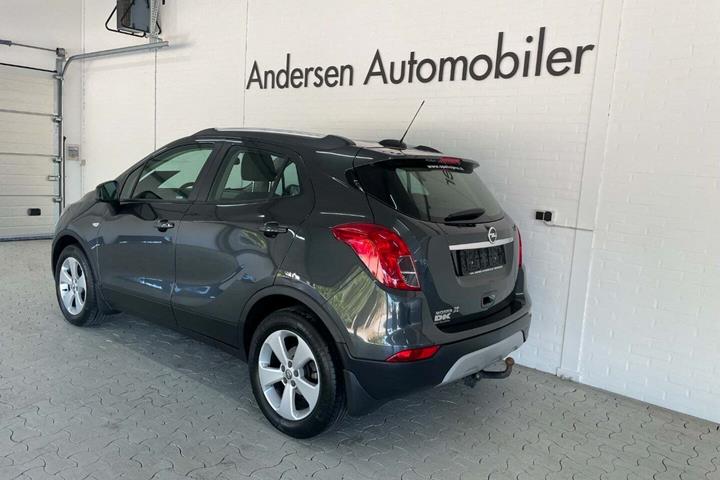 Grå Opel Mokka X fra 2018 set udefra