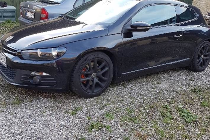 Sort VW Scirocco fra 2011