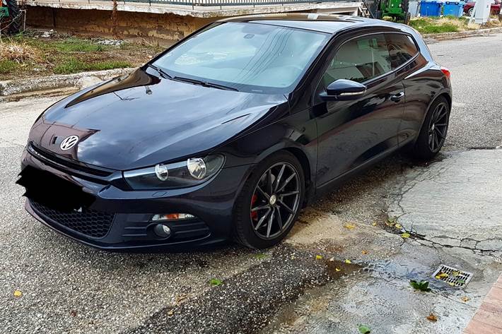 Sort VW Scirocco fra 2011