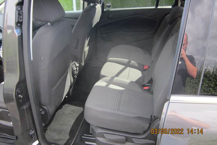 Grå Ford Grand C-Max fra 2017