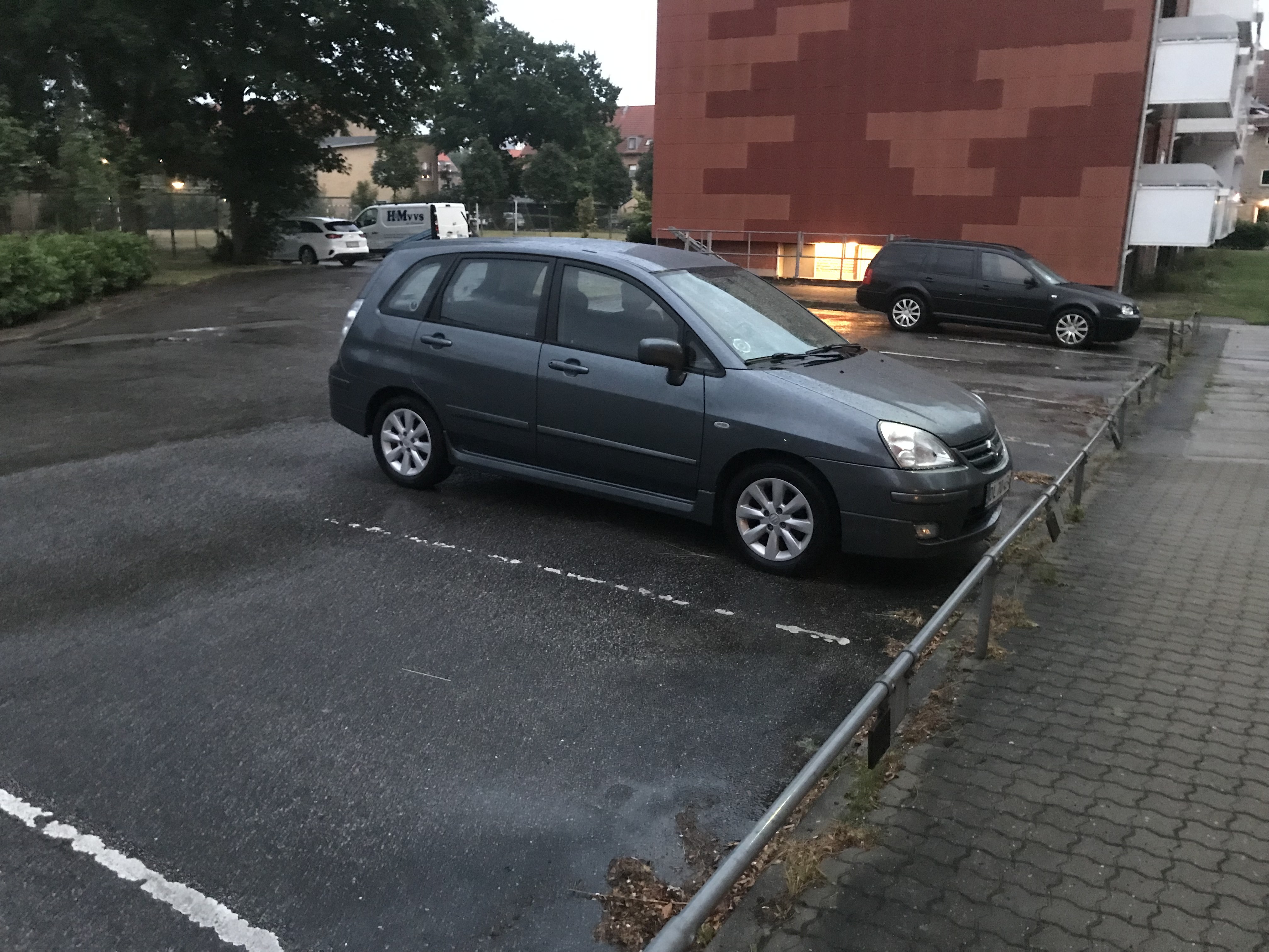 Grå Suzuki Liana fra 2005