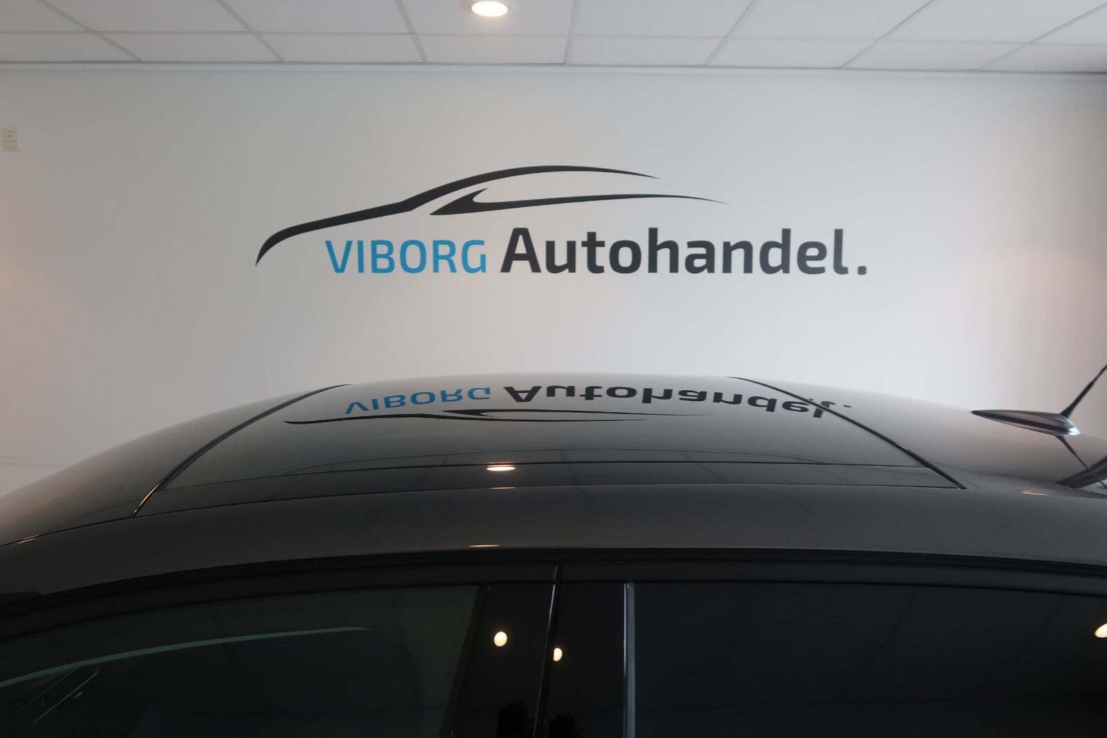 Grå Citroën ë-C4 fra 2022 set udefra