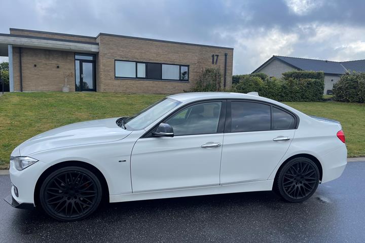 Hvid BMW 316 fra 2012