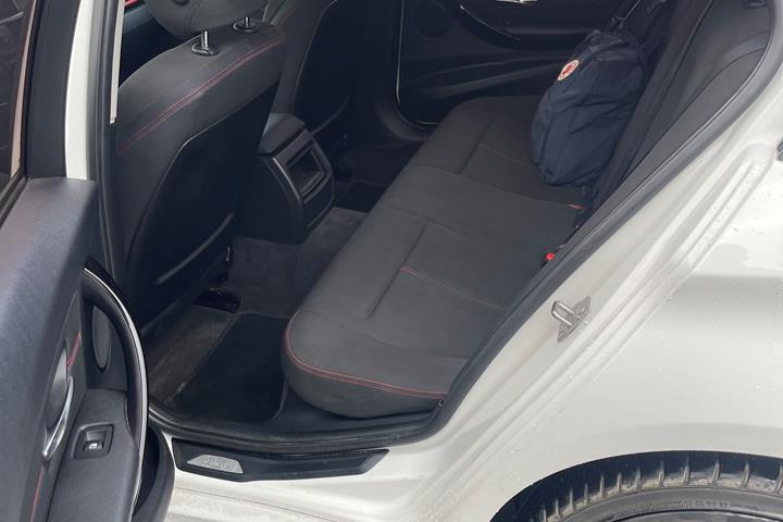 Hvid BMW 316 fra 2012