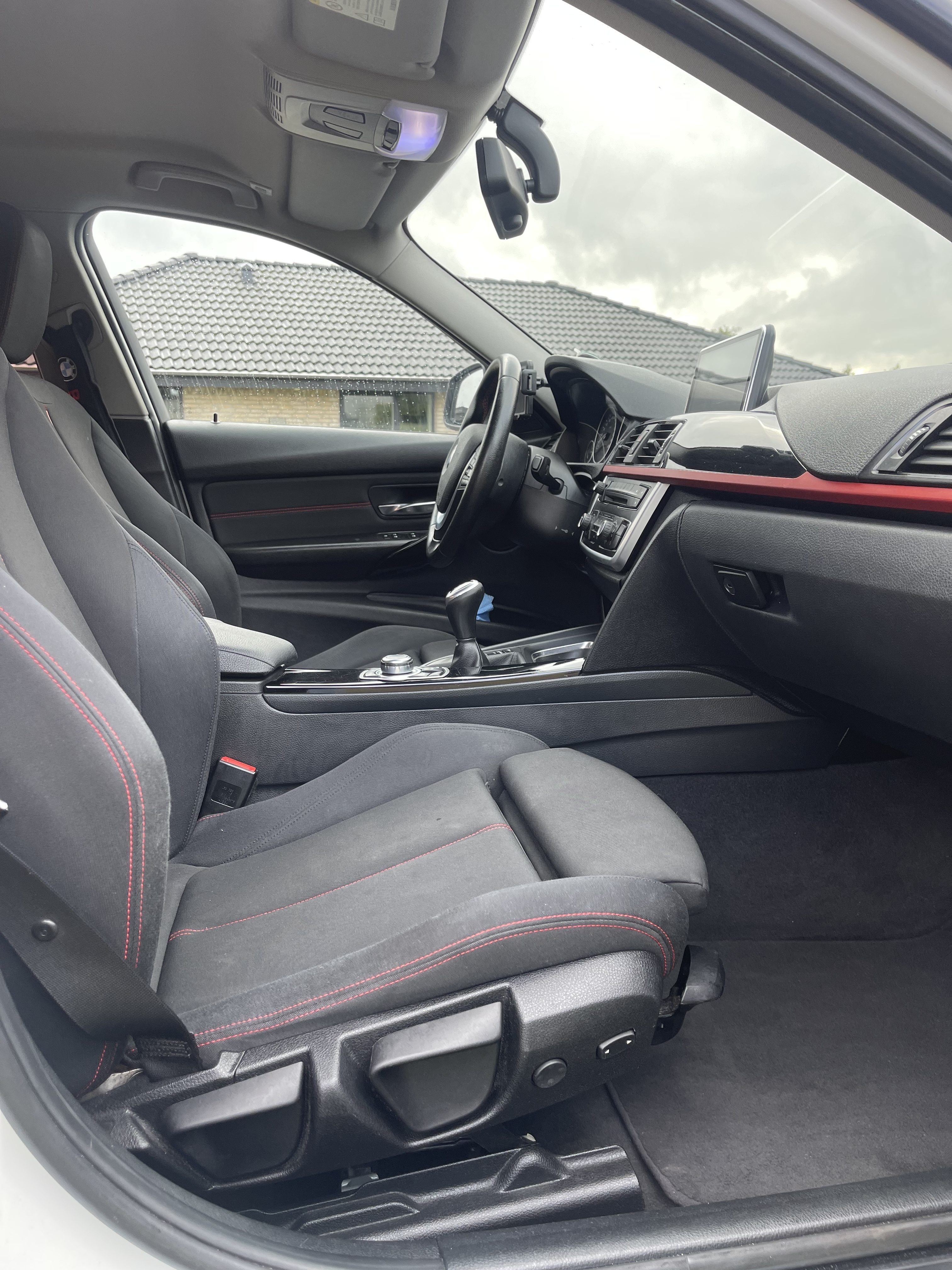 Hvid BMW 316 fra 2012
