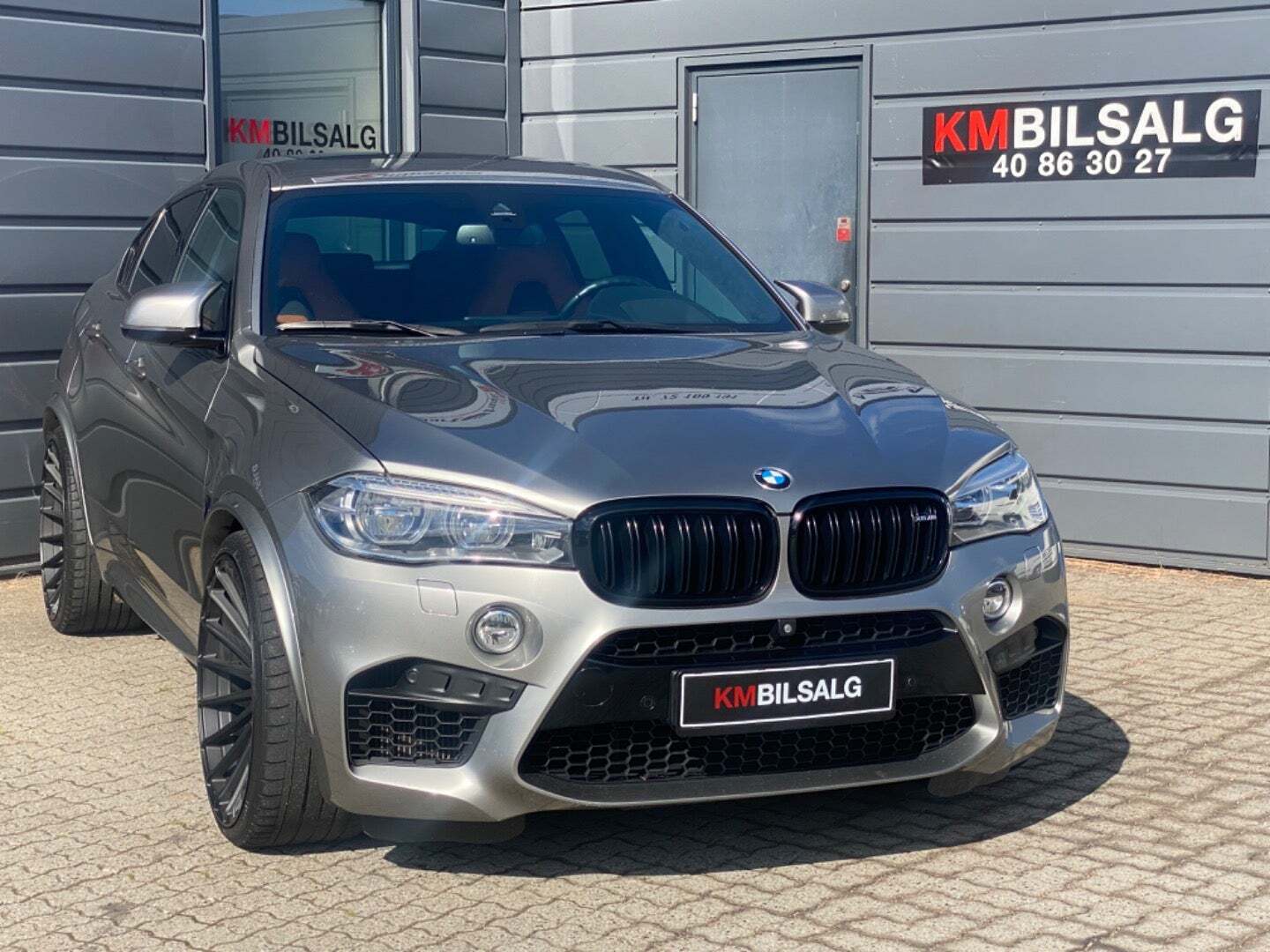 Grå BMW X6 fra 2016