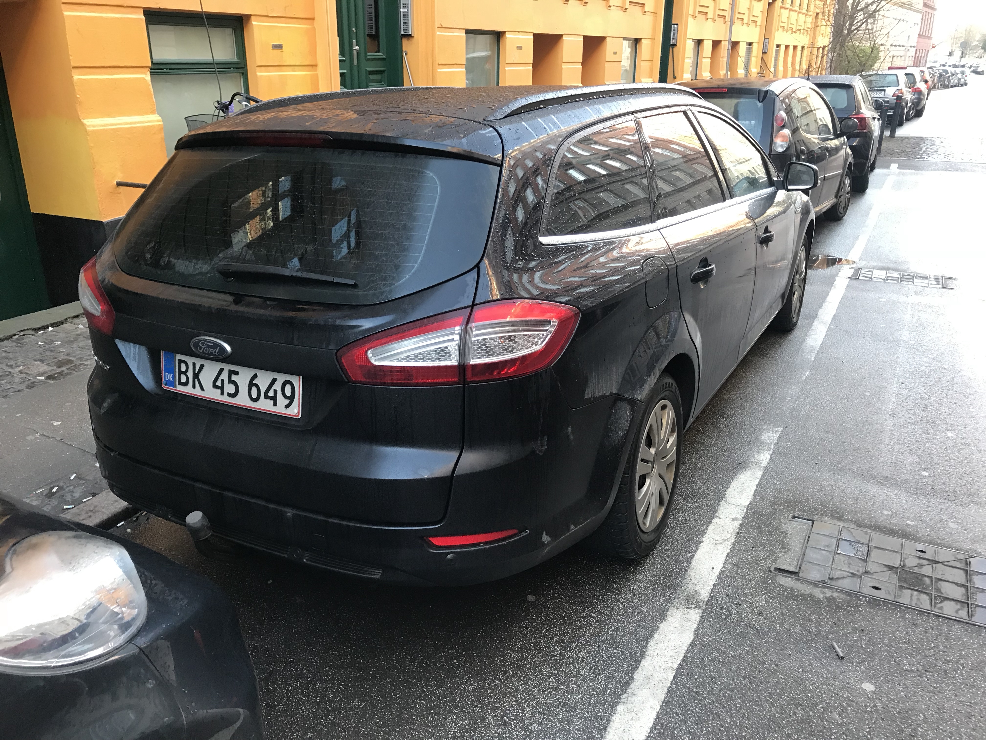 Sort Ford Mondeo fra 2012