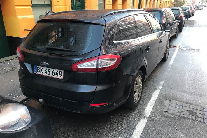 Sort Ford Mondeo fra 2012