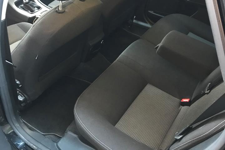 Sort Ford Mondeo fra 2012