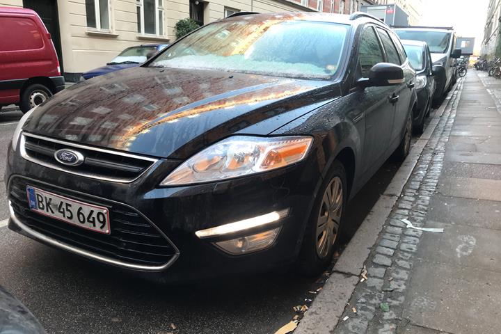 Sort Ford Mondeo fra 2012
