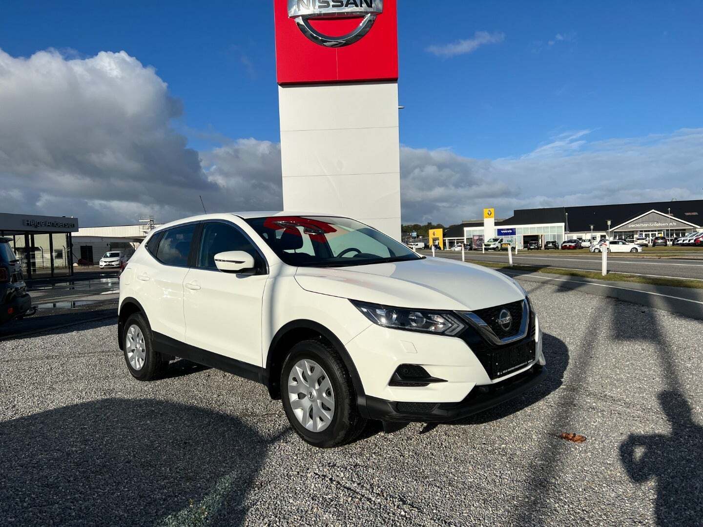 Hvid Nissan Qashqai fra 2019