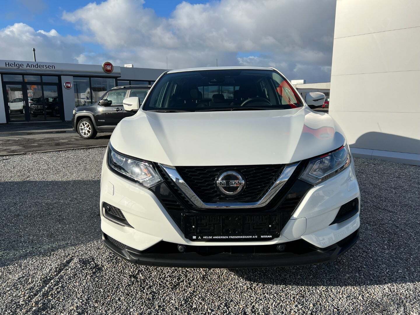 Hvid Nissan Qashqai fra 2019