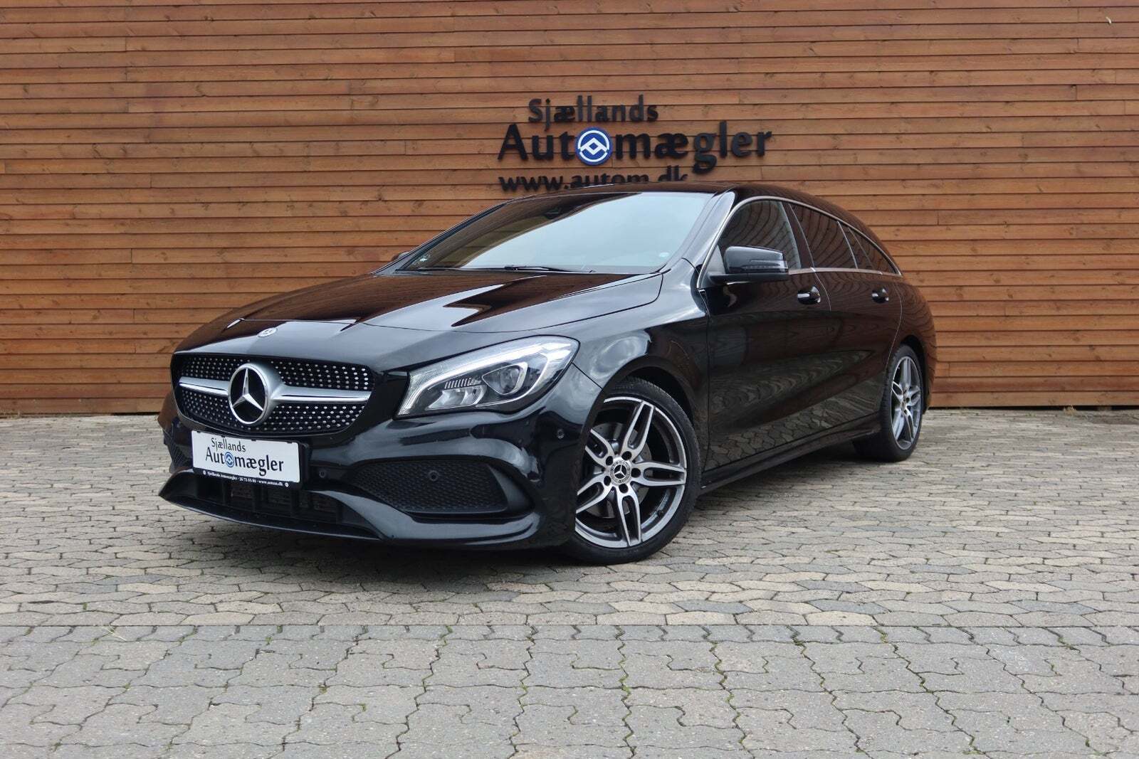 Grå Mercedes CLA250 fra 2017