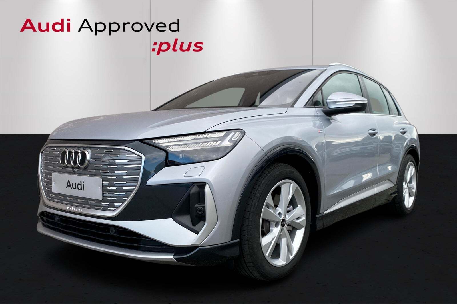 Grå Audi Q4 e-tron fra 2022