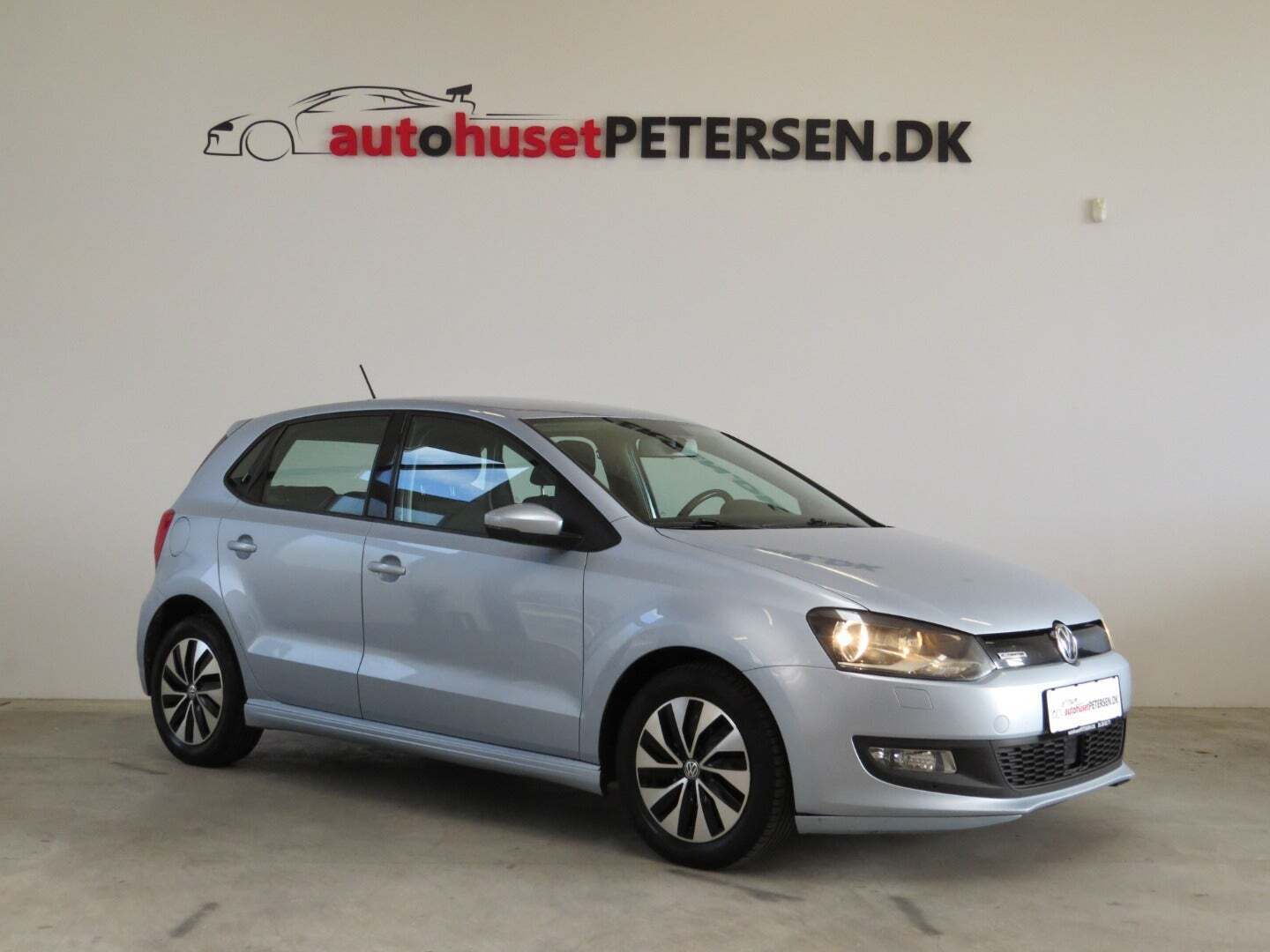Blå VW Polo fra 2015