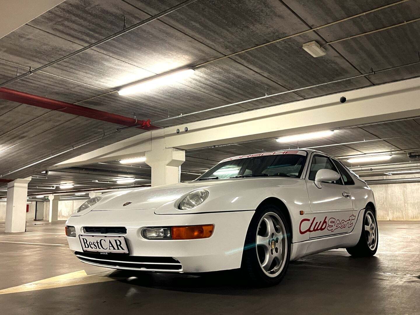 Sort Porsche 968 fra 1993