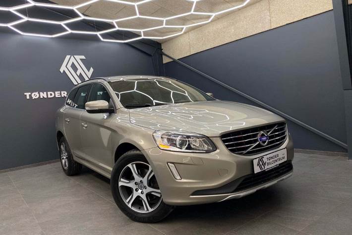 Grå Volvo XC60 fra 2014
