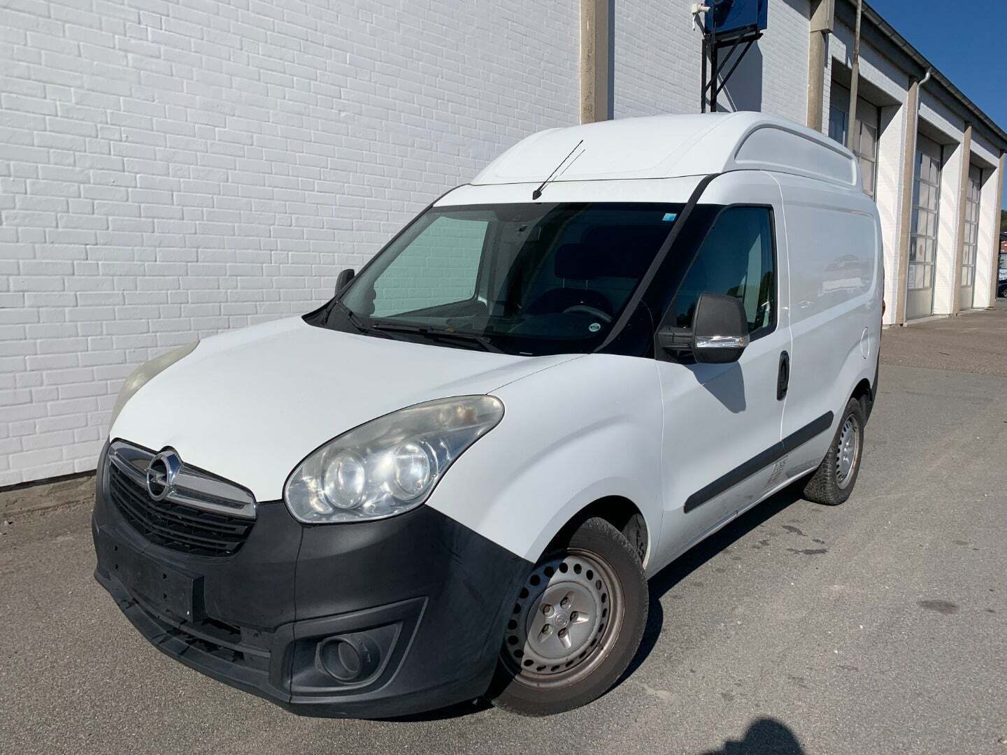 Hvid Opel Combo fra 2013