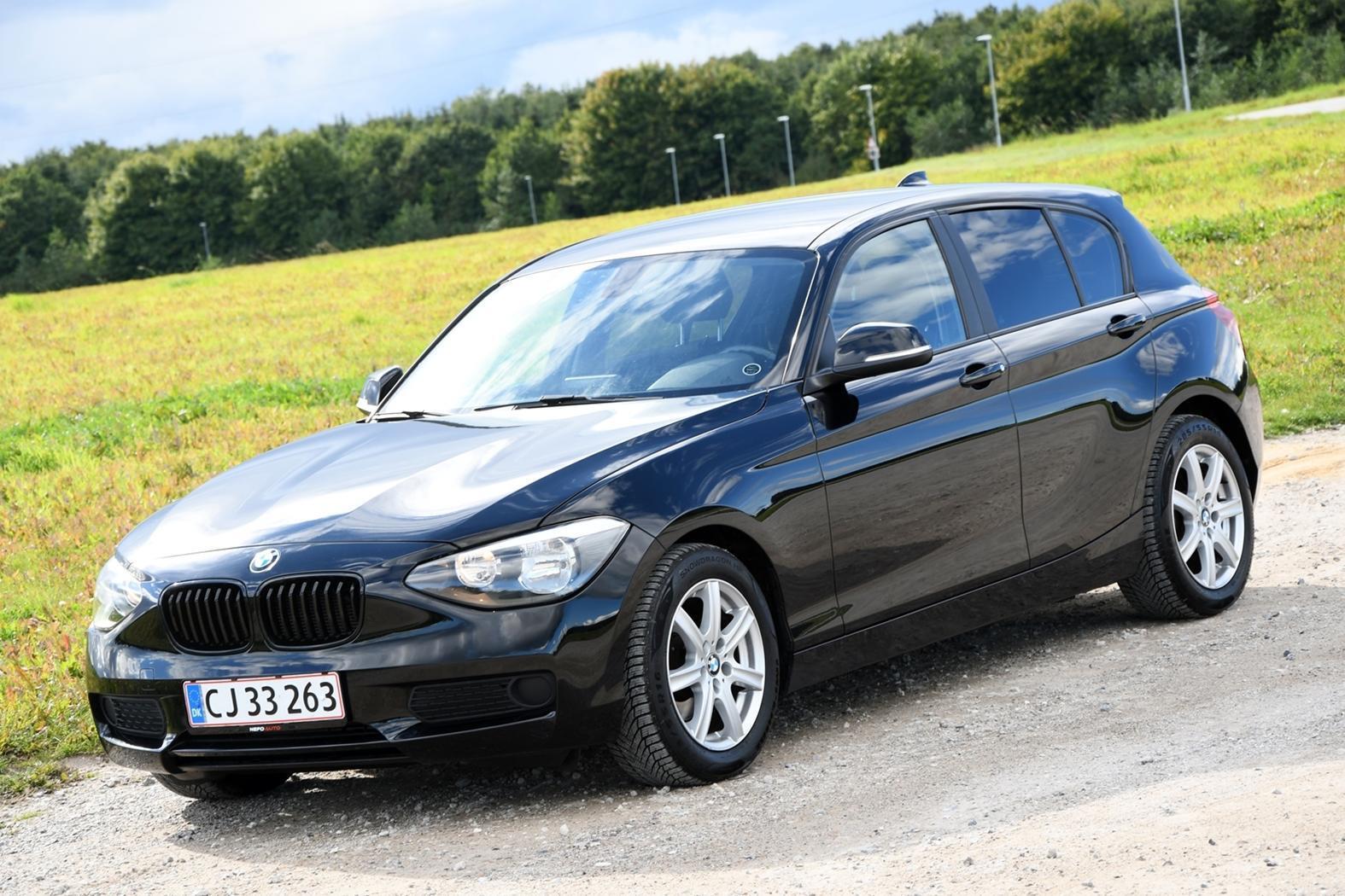 Sort BMW 114 fra 2013