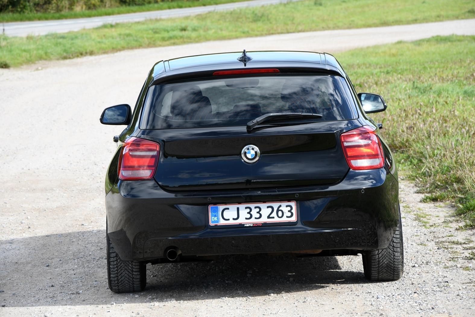 Sort BMW 114 fra 2013
