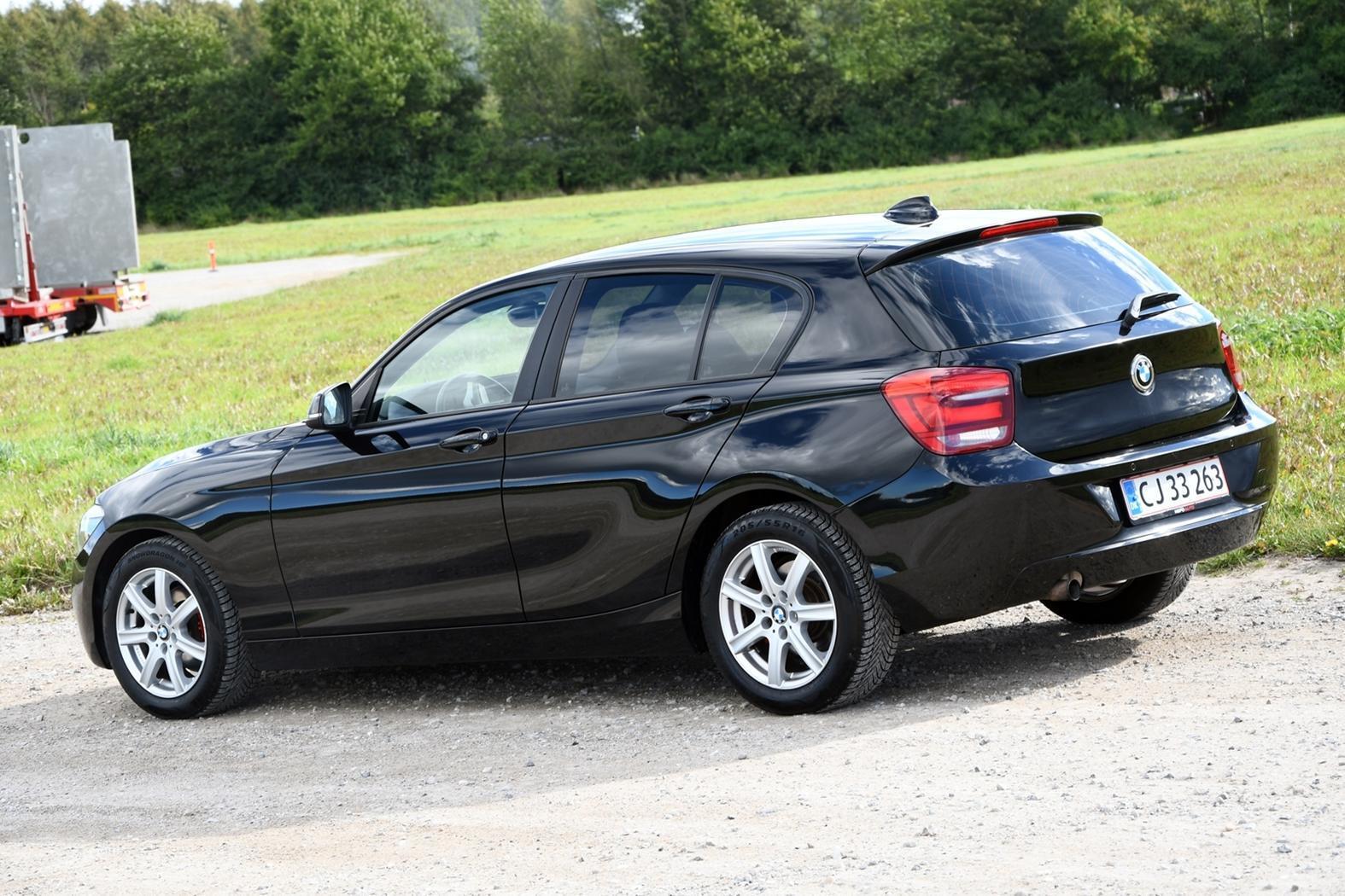 Sort BMW 114 fra 2013