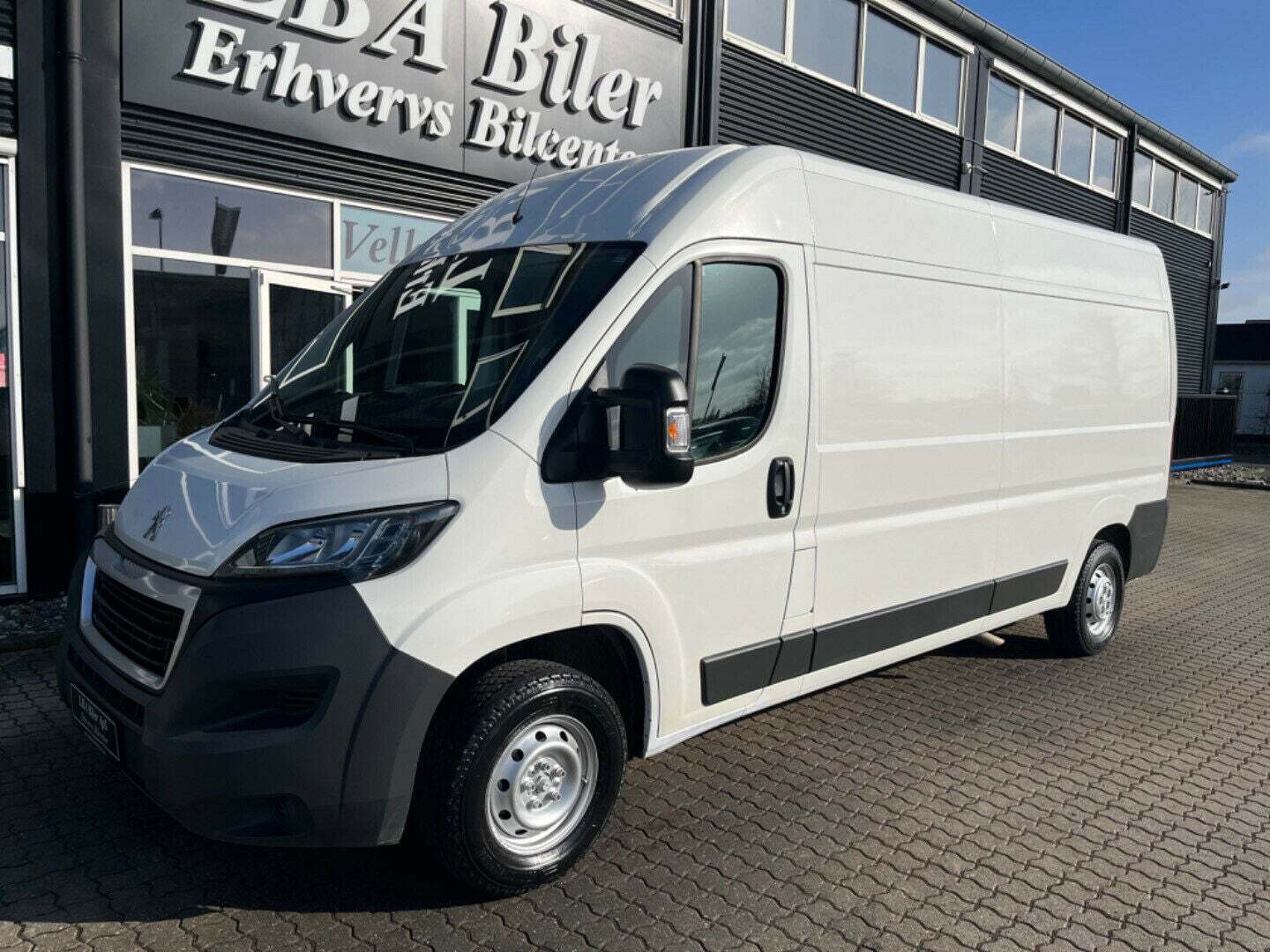 Hvid Peugeot Boxer 333 fra 2017