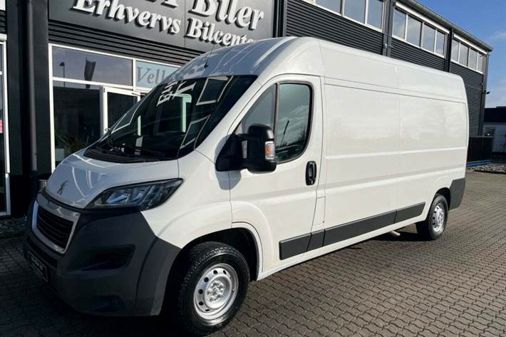 Hvid Peugeot Boxer 333 fra 2017