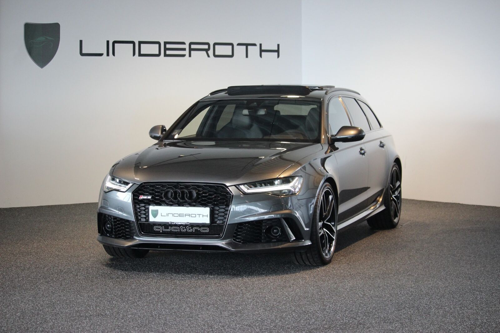 Grå Audi RS6 fra 2015