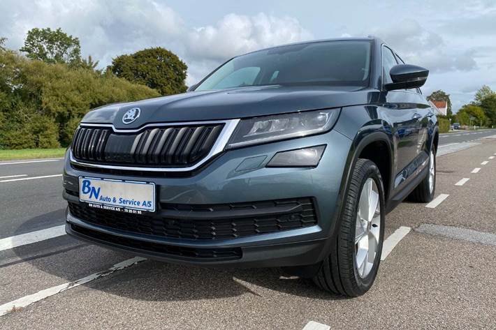 Grå Skoda Kodiaq fra 2019 set udefra