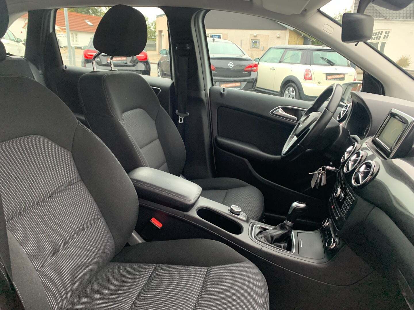 Mercedes B180