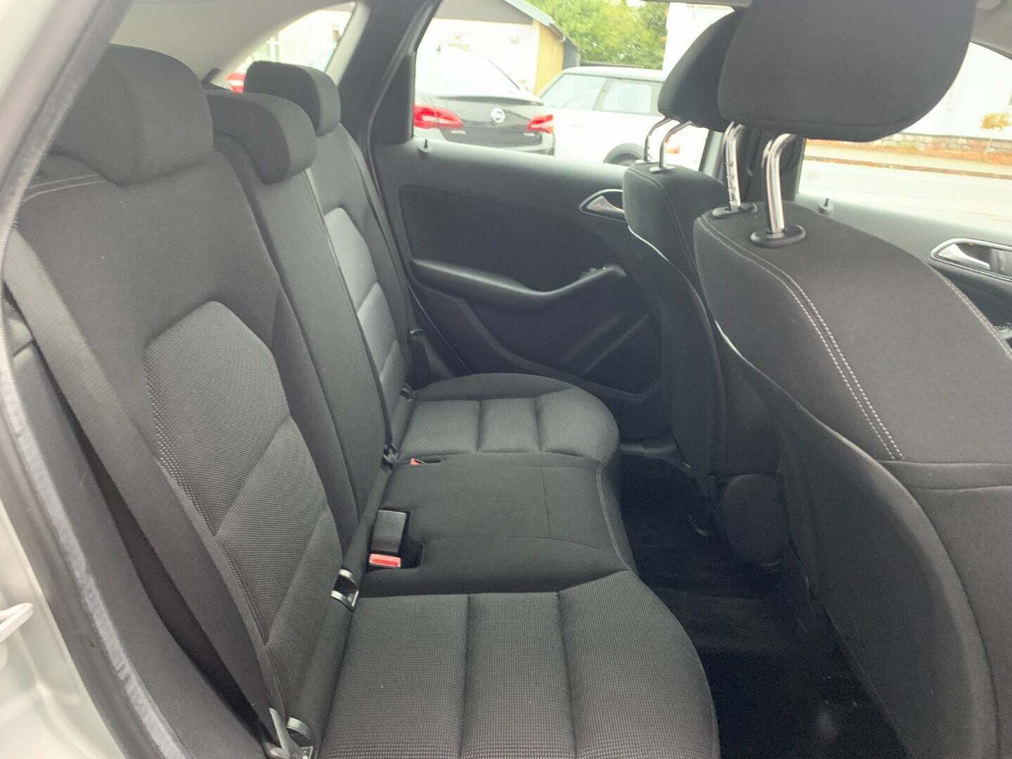 Mercedes B180
