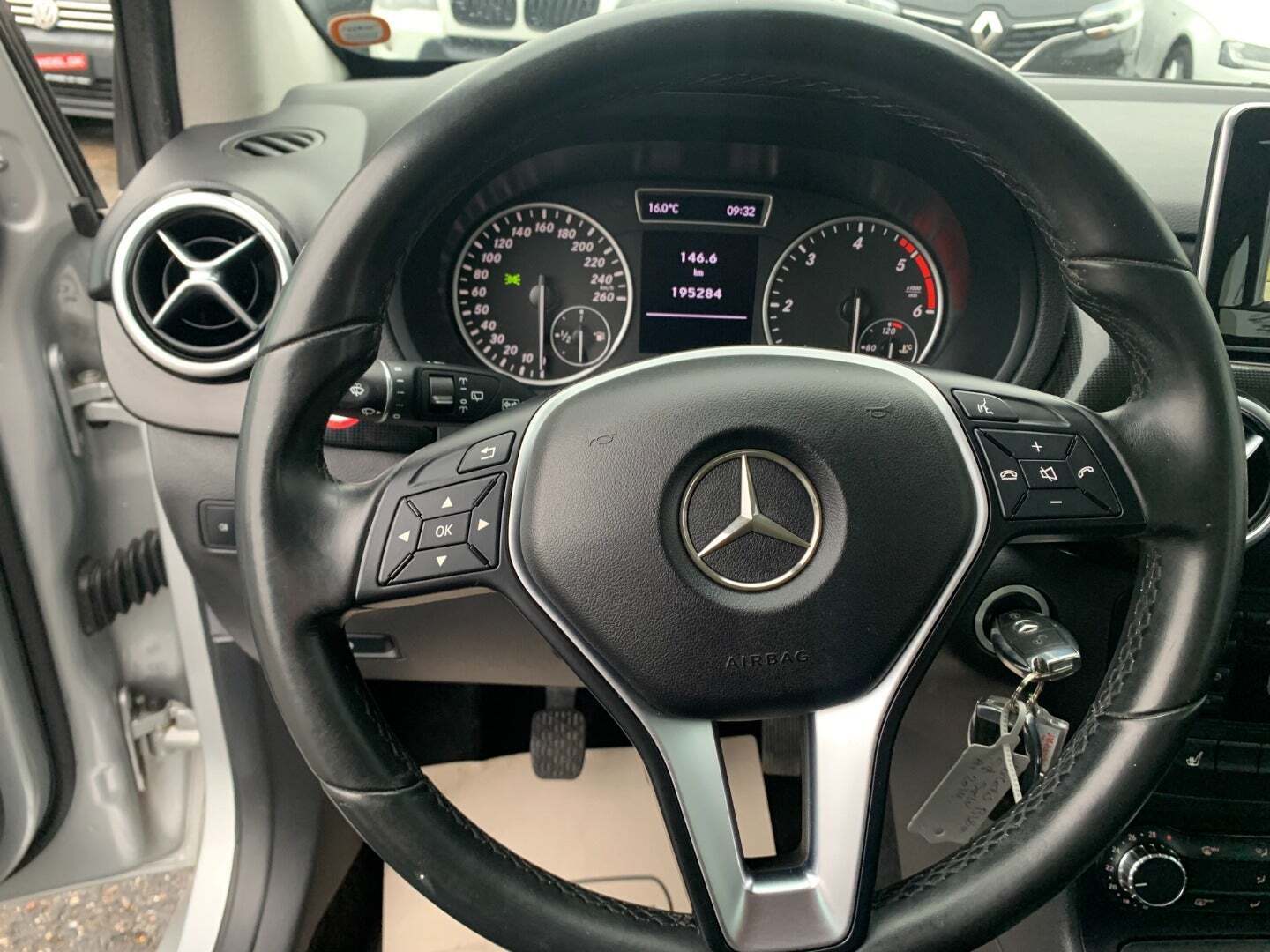 Mercedes B180