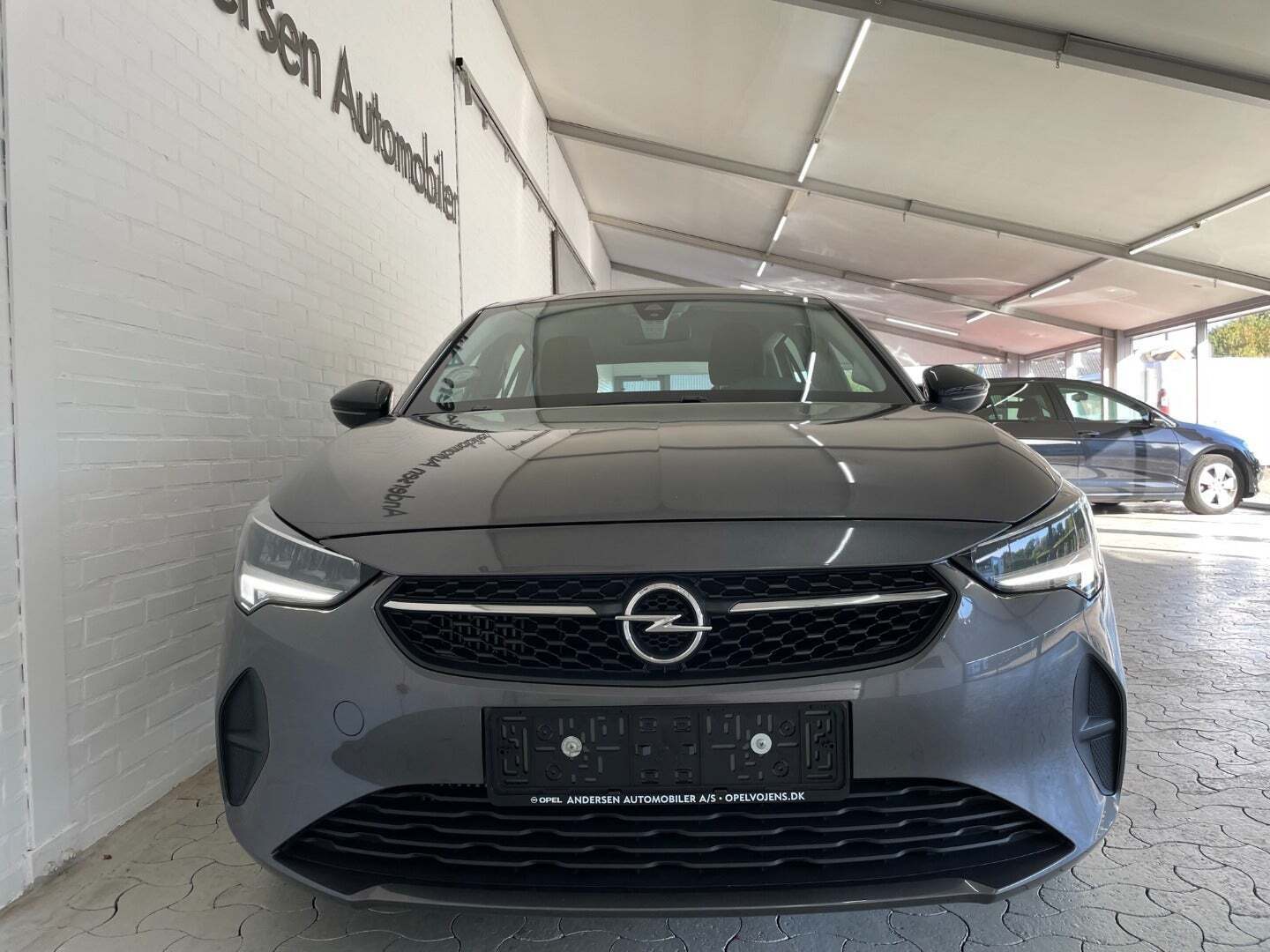 Grå Opel Corsa fra 2020 set udefra