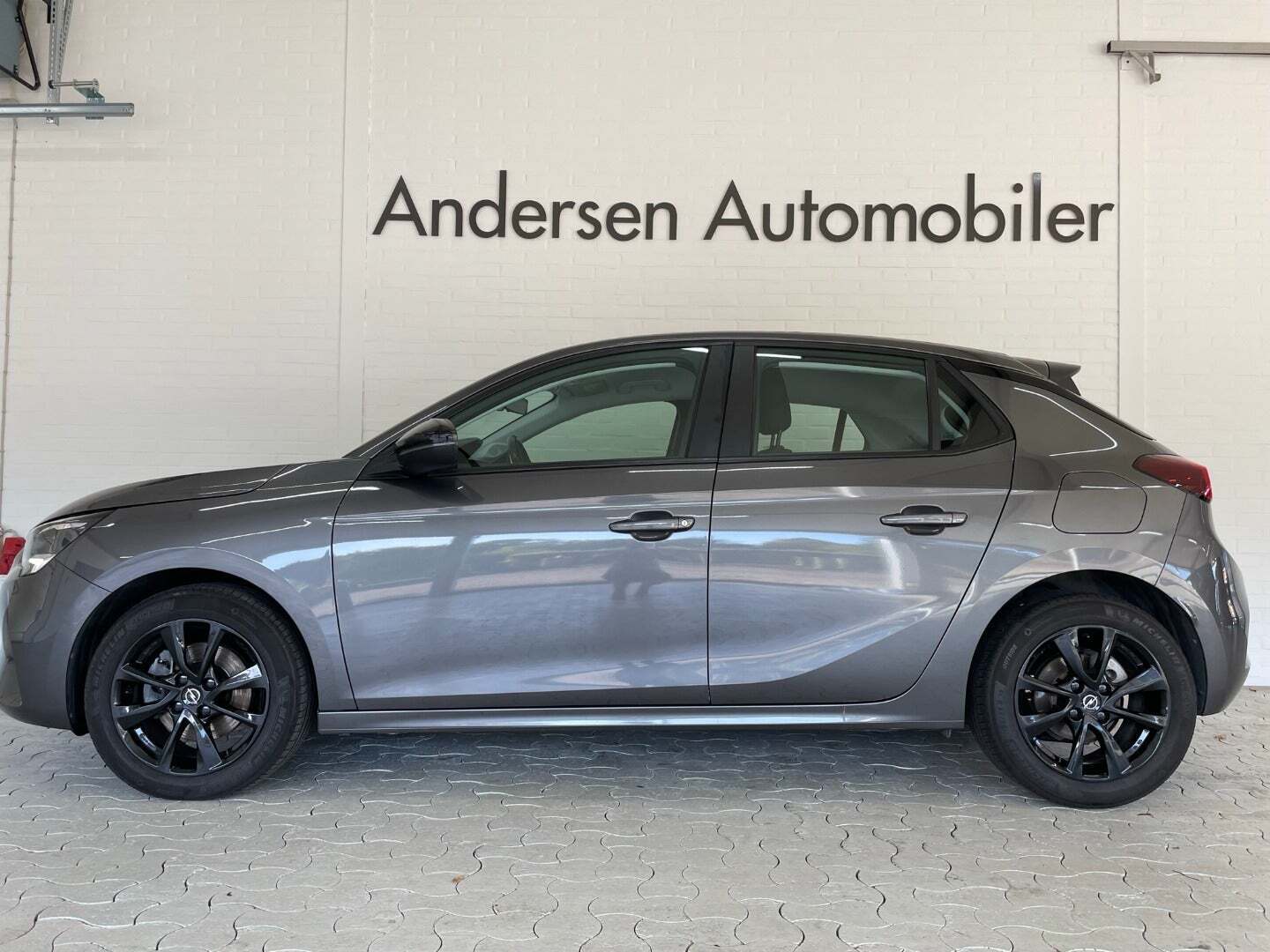 Grå Opel Corsa fra 2020 set udefra
