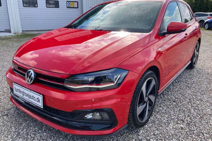 Rød VW Polo fra 2018 set udefra