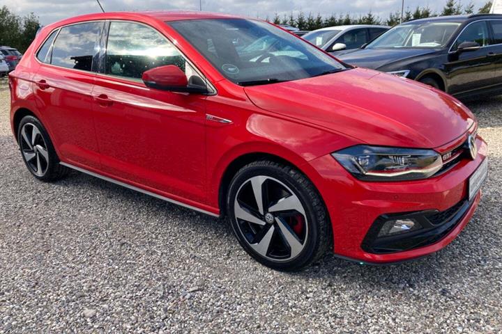 Rød VW Polo fra 2018