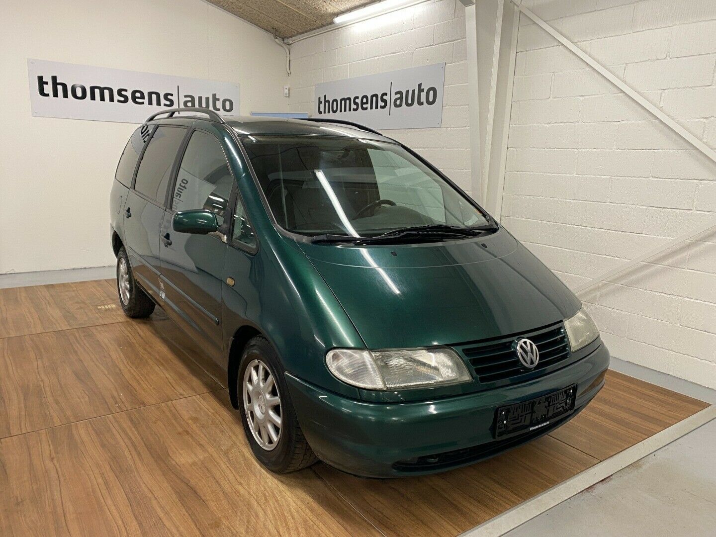 Grøn VW Sharan fra 1998