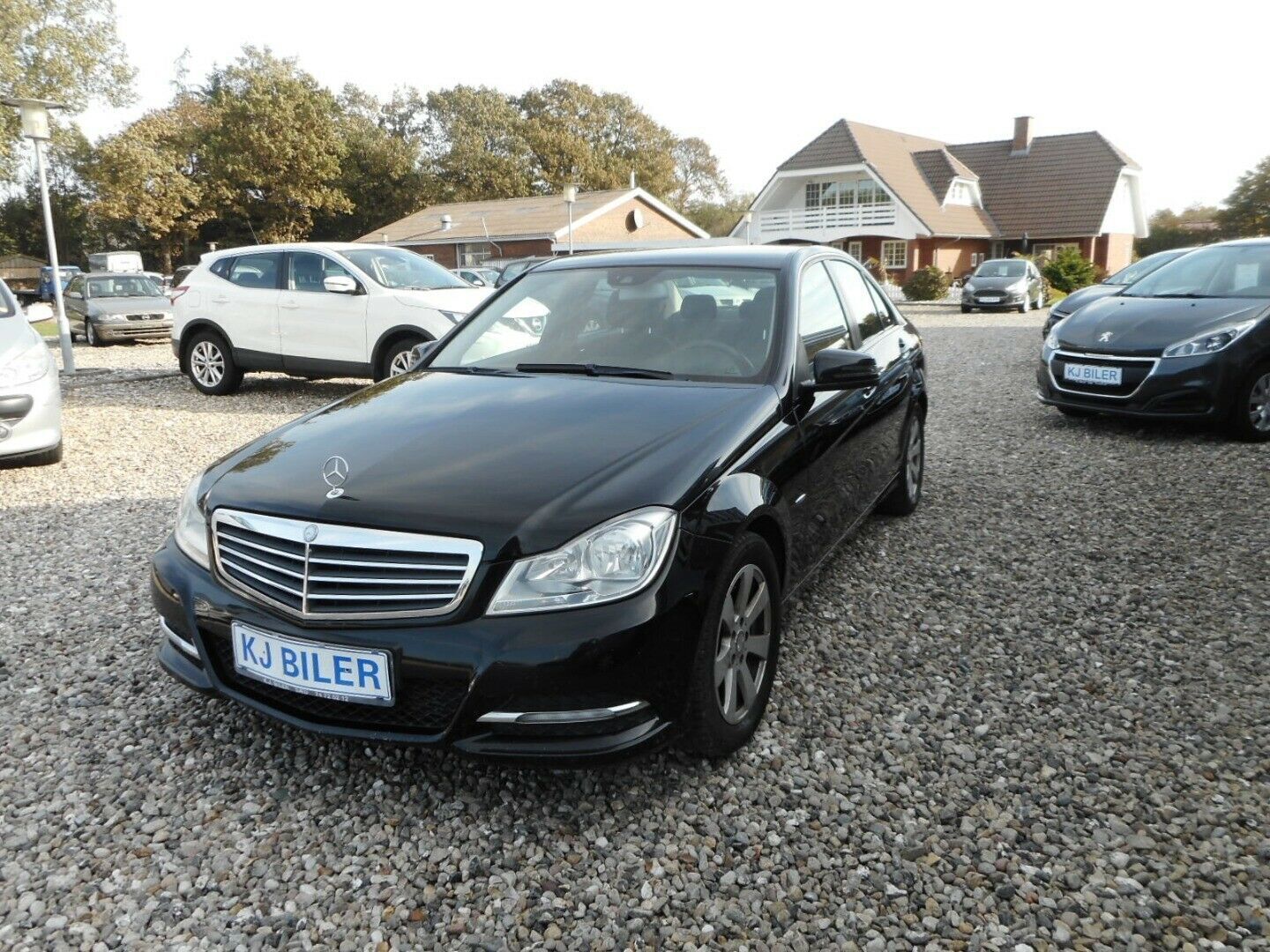Sort Mercedes C200 fra 2011