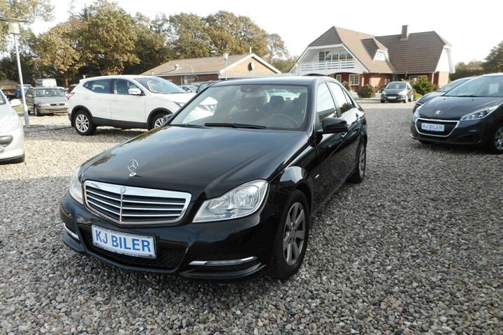 Sort Mercedes C200 fra 2011